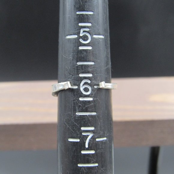 Size 6 Sterling Silver Rustic Floral Open Band - Picture 5 of 7